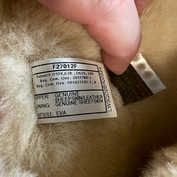 UGG Bailey Button Triplet Boots - Picture 6 of 7